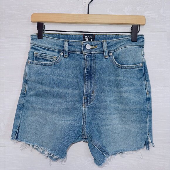 BDG Women's Urban Outfitters Medium Wash Girlfriend High Rise Denim Shorts 27 - Picture 1 of 4